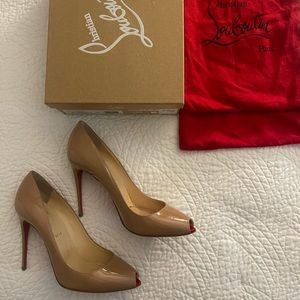 Christian Louboutins Tibur 100 Patent Nude/Red